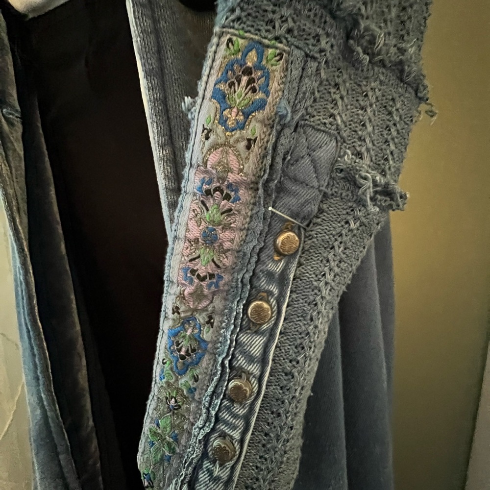 Beautiful jacket/duster. - Picture 4 of 4